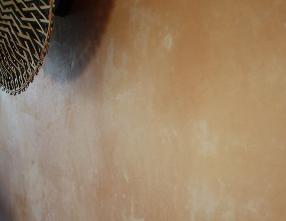 Détail enduit ocre effet nuagé